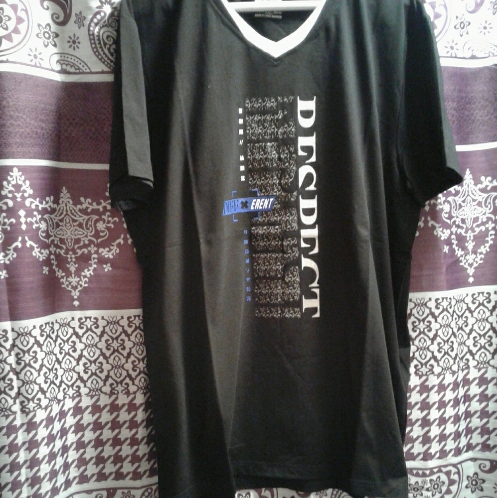 BRAND NEW MEN'S SHORT SLEEVE SHIRT WITH TAGS